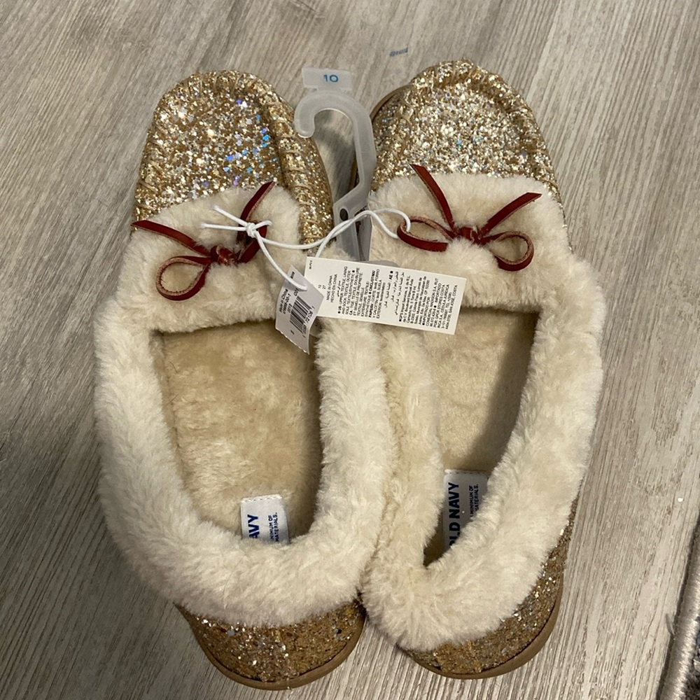 Never worn old navy glitter moccasins
